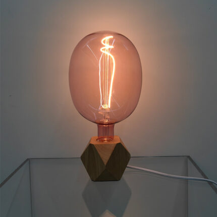 большая лампочка T180 горит