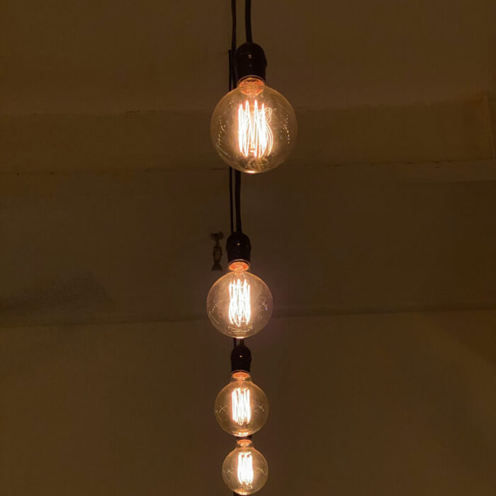 Tungsten filament lamp