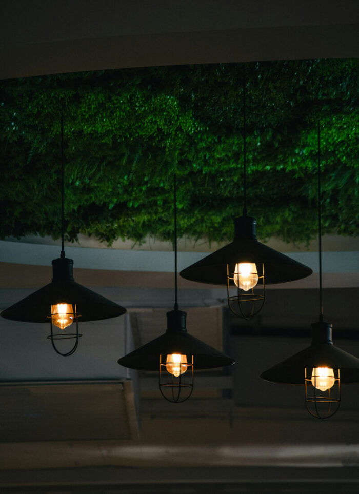 metal shade pendant light